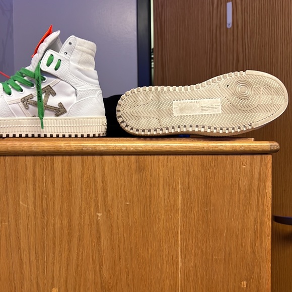 OFF WHITE Court 3.0 High Top Sneaker - Picture 5 of 6